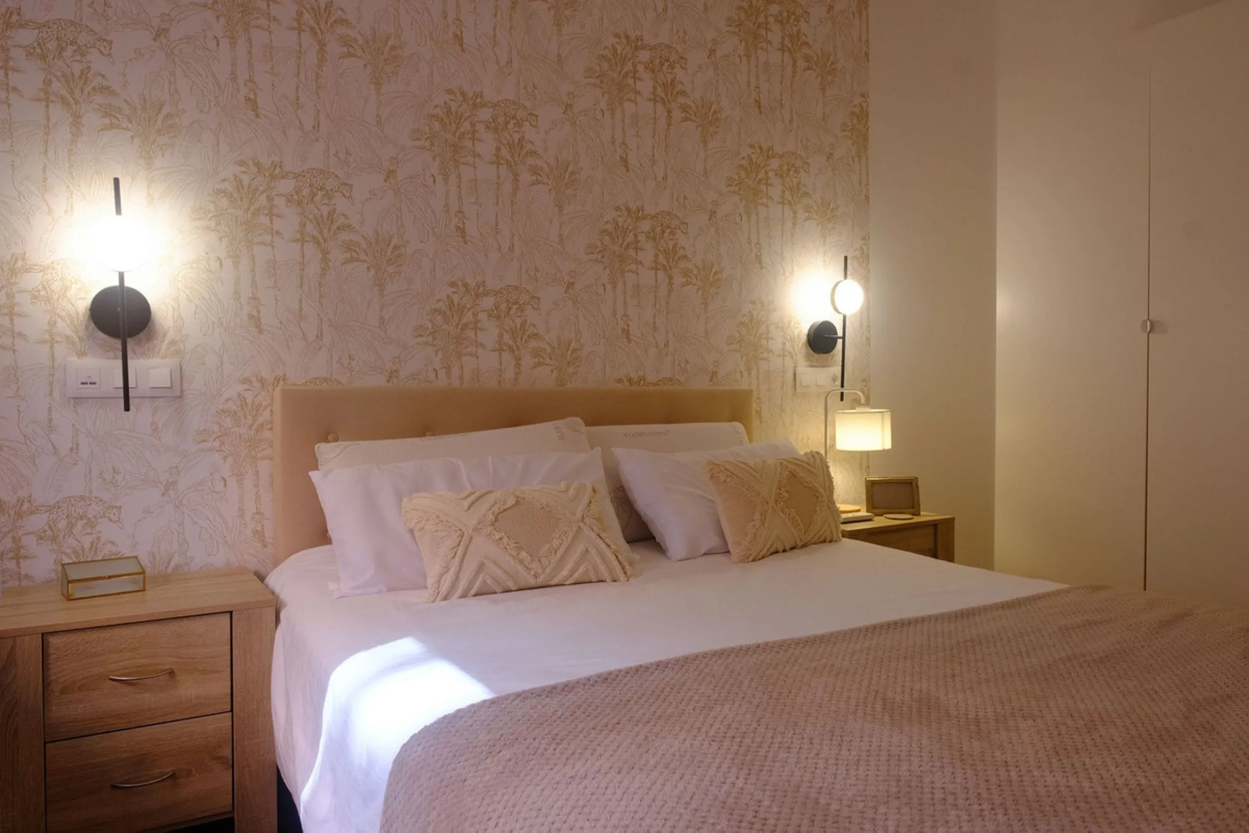 Charming Refurbished Apartment in Málaga City – La Goleta Area