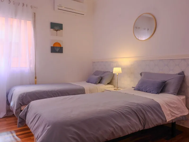 Charming Refurbished Apartment in Málaga City – La Goleta Area
