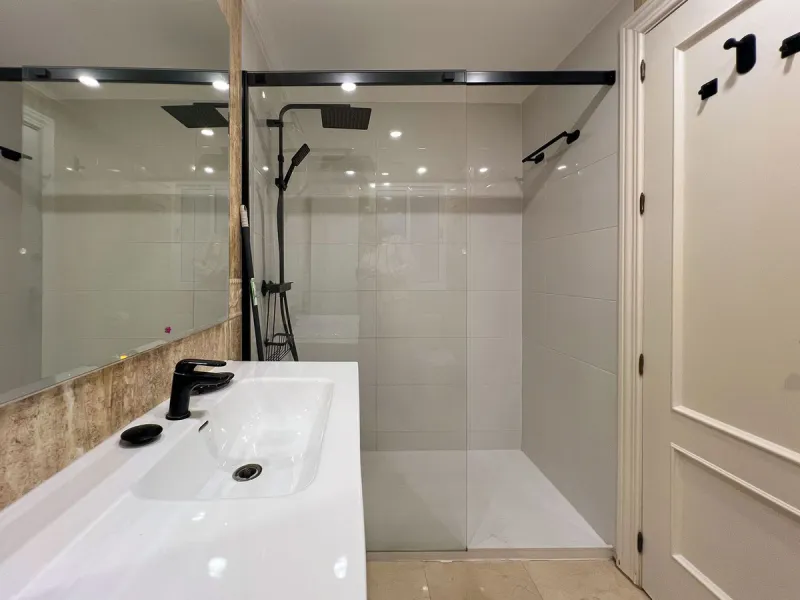 Charming Refurbished Apartment in Málaga City – La Goleta Area