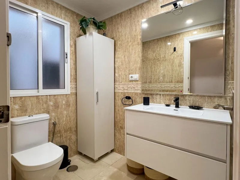 Charming Refurbished Apartment in Málaga City – La Goleta Area