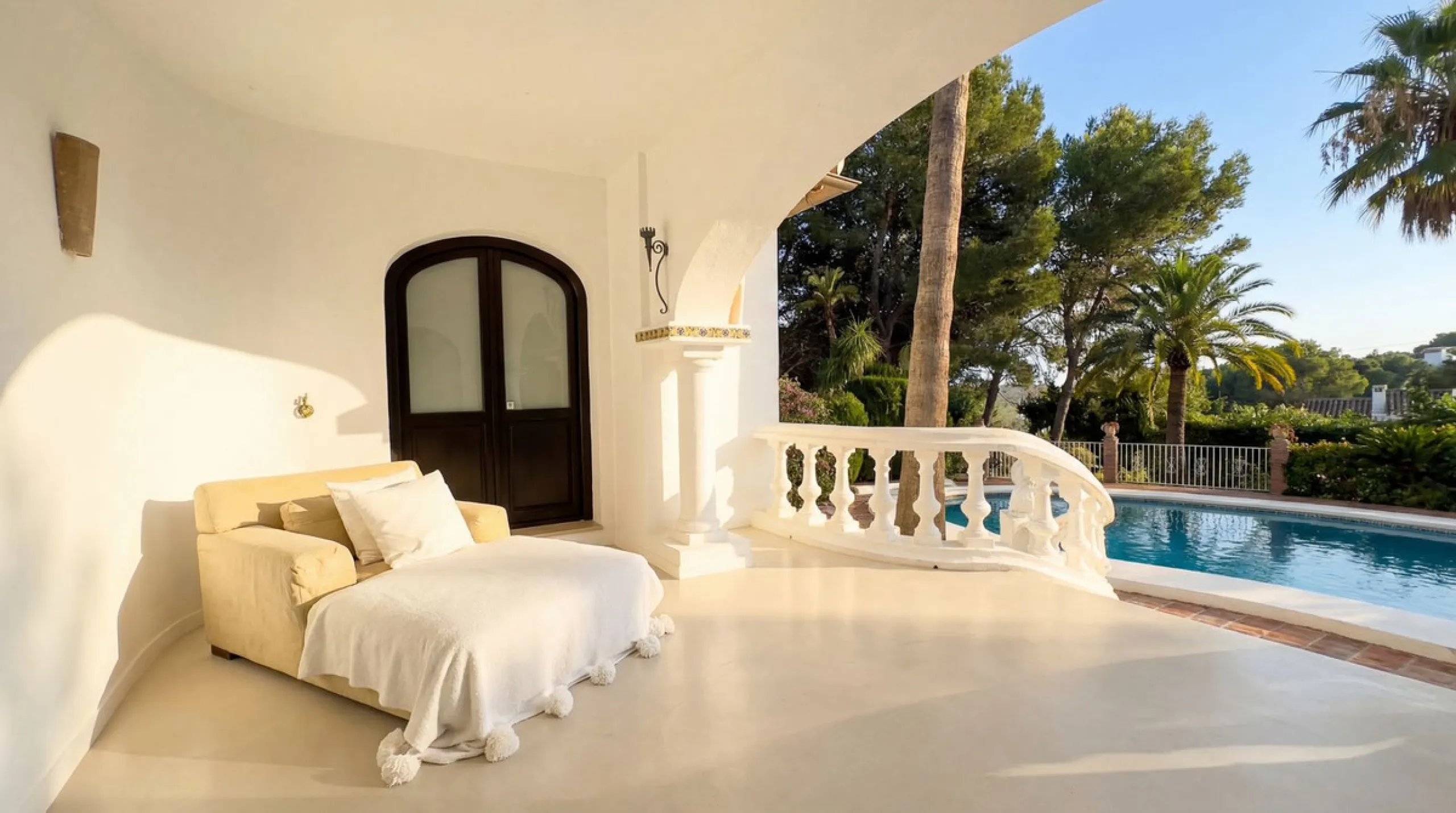MODERN VILLA BARRANCO BLANCO: AN EXCLUSIVE OASIS OF LUXURY 20 MINUTES FROM THE MEDITERRANEAN SEA
