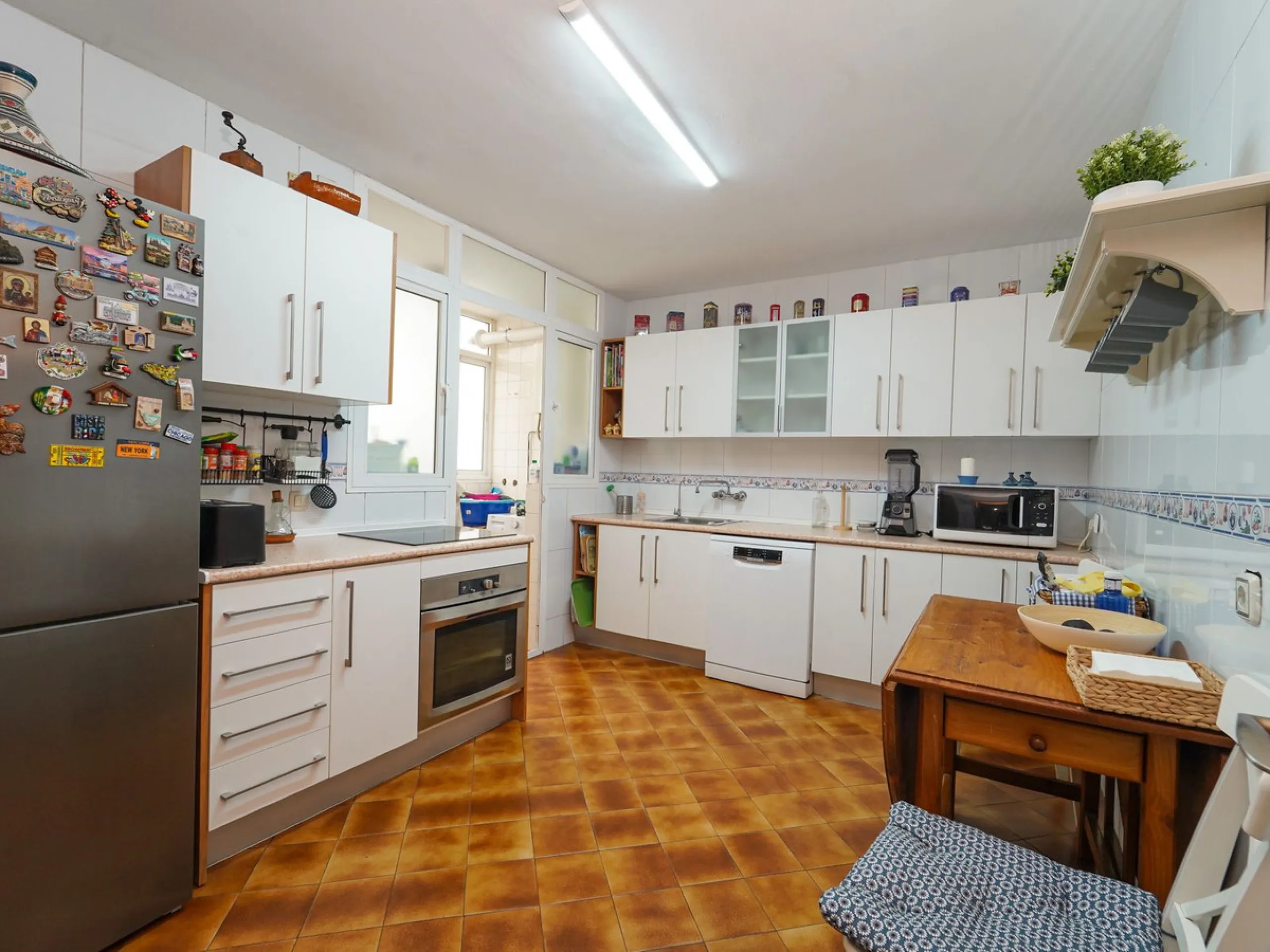 Apartment - Middle Floor Apartment в продаже в Málaga, Málaga. В доме 4 спален и 2 ванных комнат. Площадь дома 171 м²