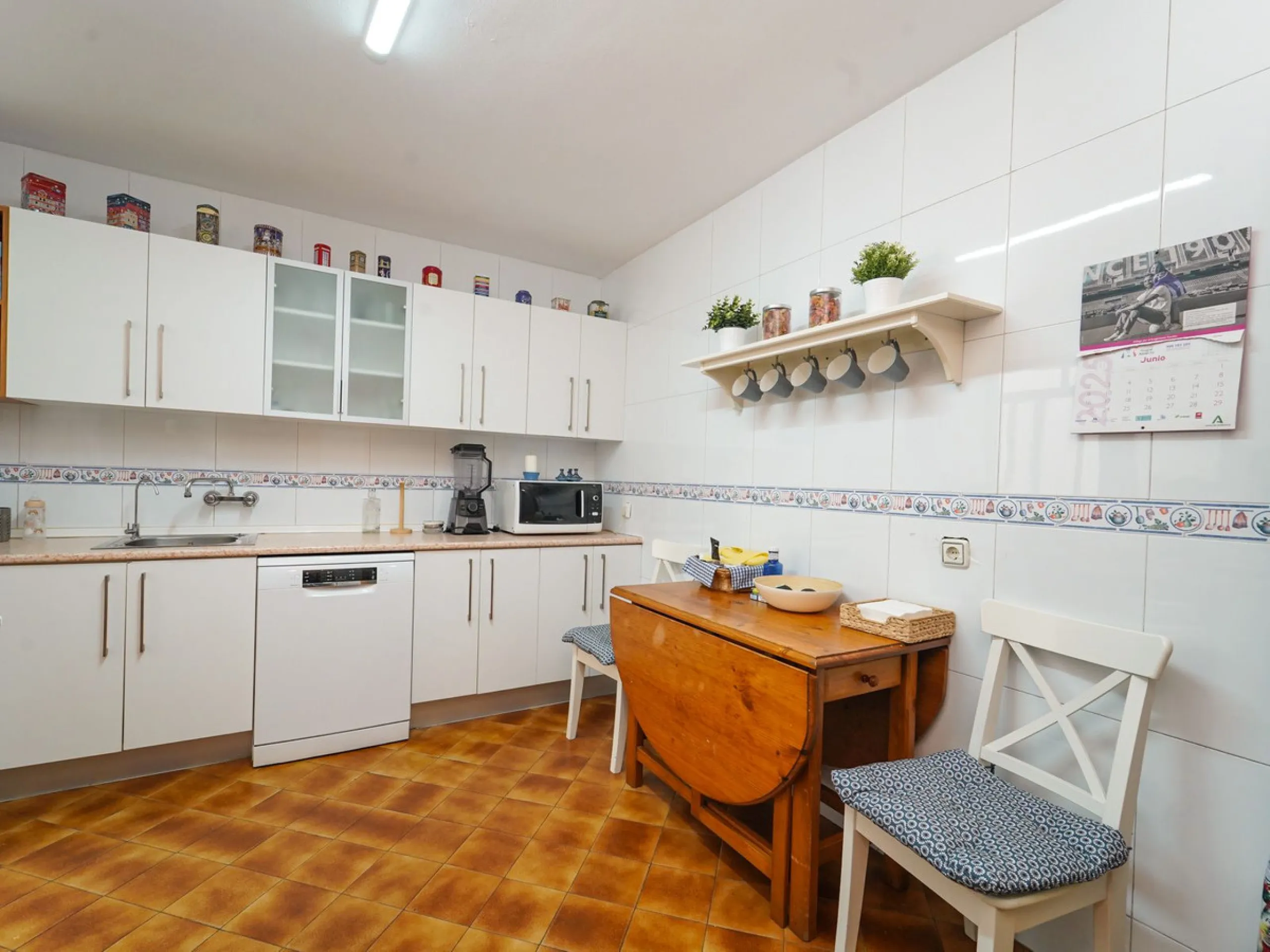 Apartment - Middle Floor Apartment в продаже в Málaga, Málaga. В доме 4 спален и 2 ванных комнат. Площадь дома 171 м²
