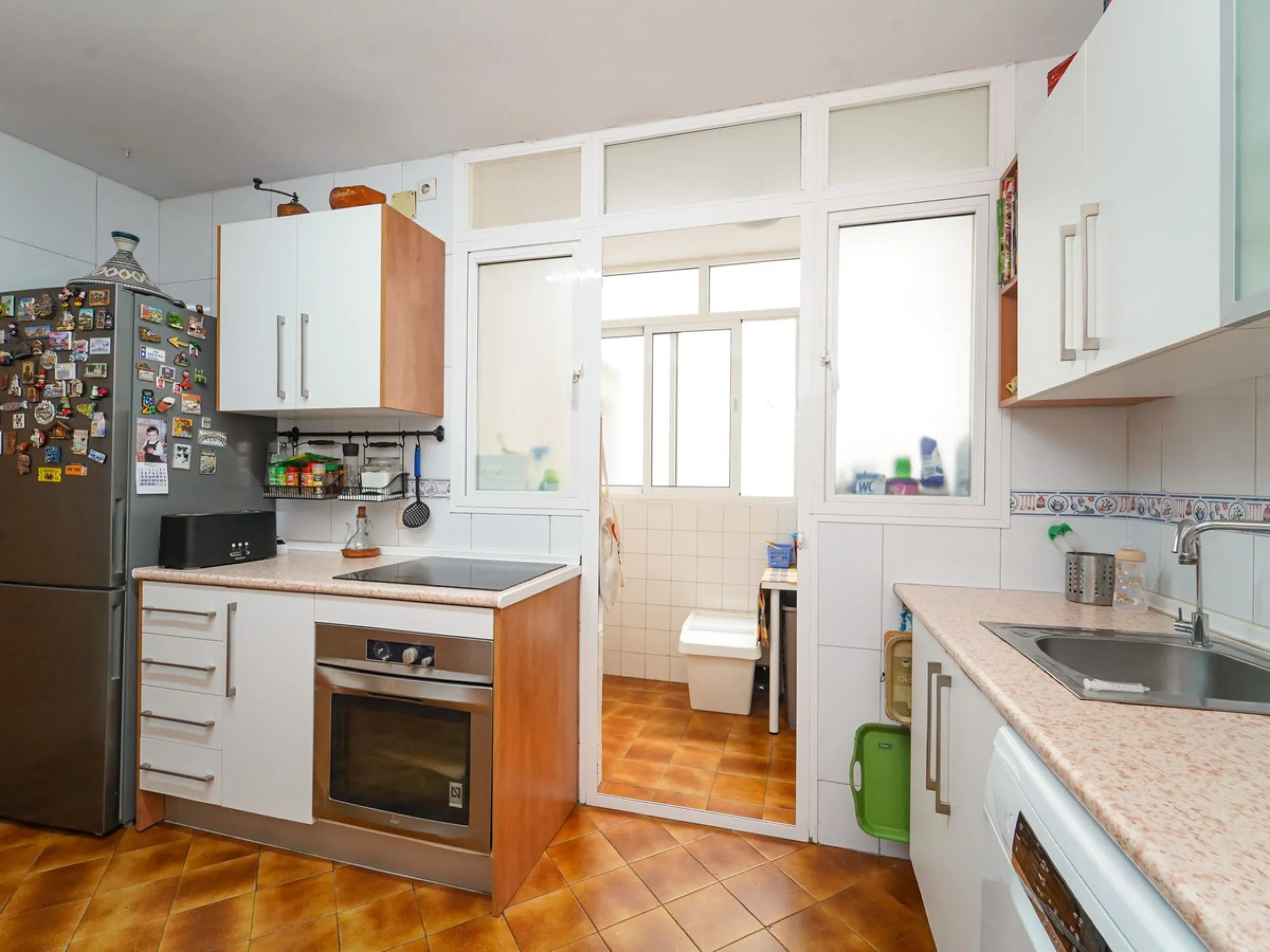 Apartment - Middle Floor Apartment в продаже в Málaga, Málaga. В доме 4 спален и 2 ванных комнат. Площадь дома 171 м²