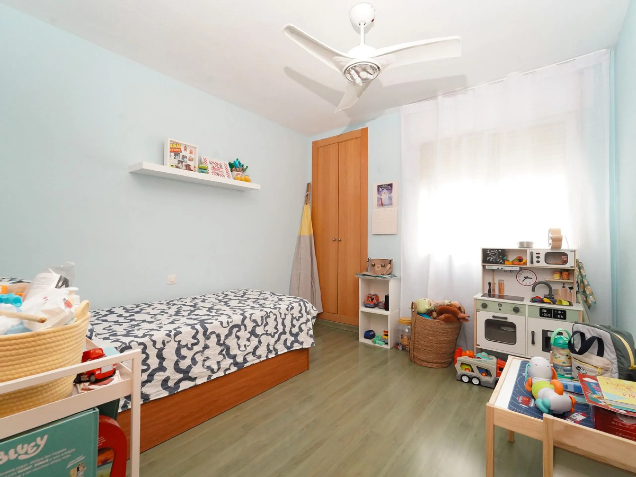 Apartment - Middle Floor Apartment в продаже в Málaga, Málaga. В доме 4 спален и 2 ванных комнат. Площадь дома 171 м²