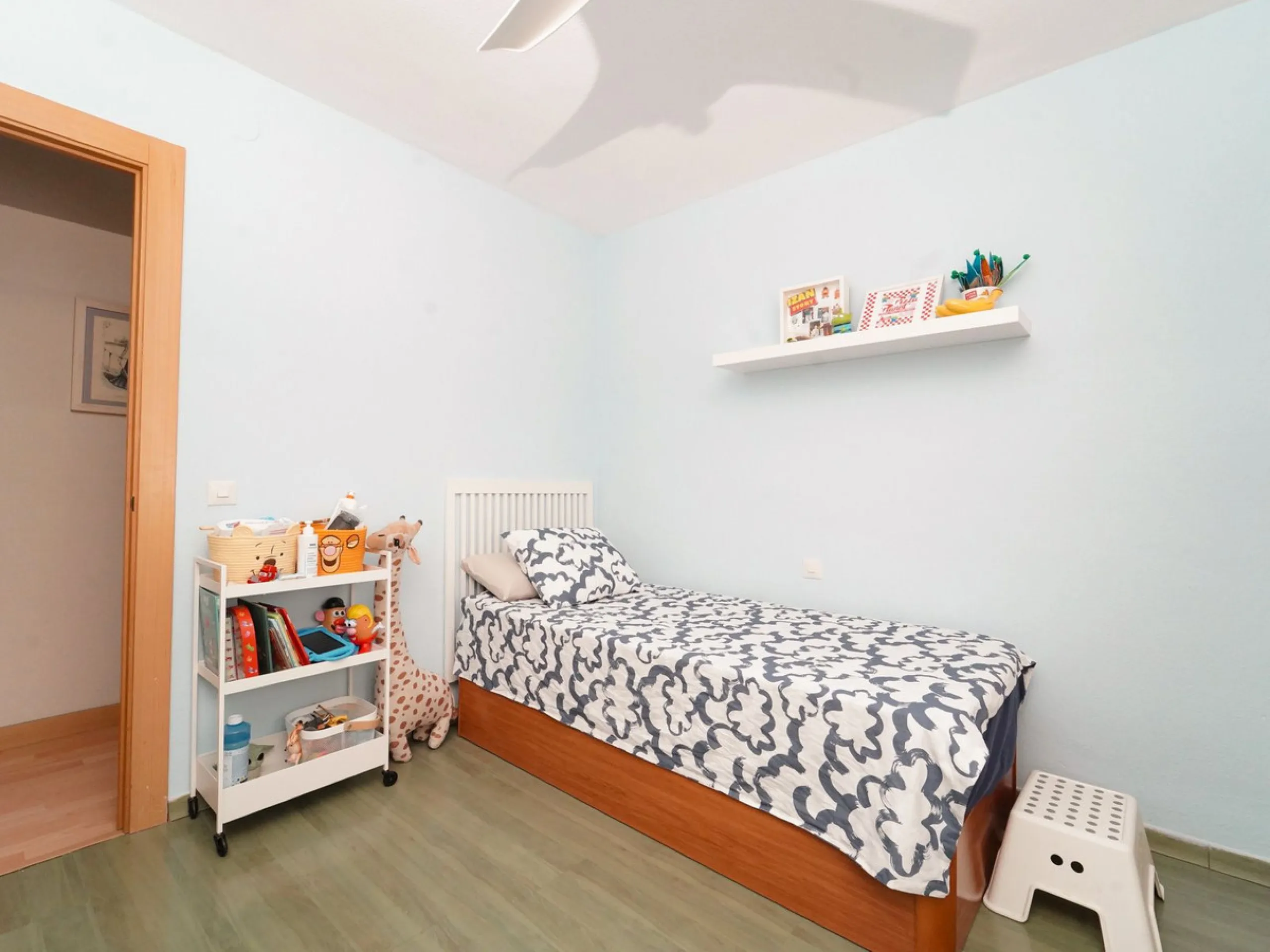Apartment - Middle Floor Apartment в продаже в Málaga, Málaga. В доме 4 спален и 2 ванных комнат. Площадь дома 171 м²