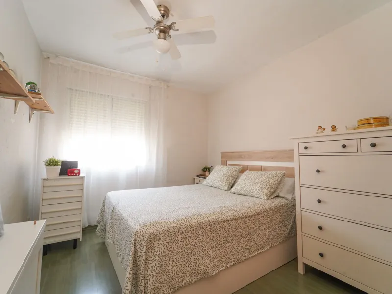 Apartment - Middle Floor Apartment в продаже в Málaga, Málaga. В доме 4 спален и 2 ванных комнат. Площадь дома 171 м²