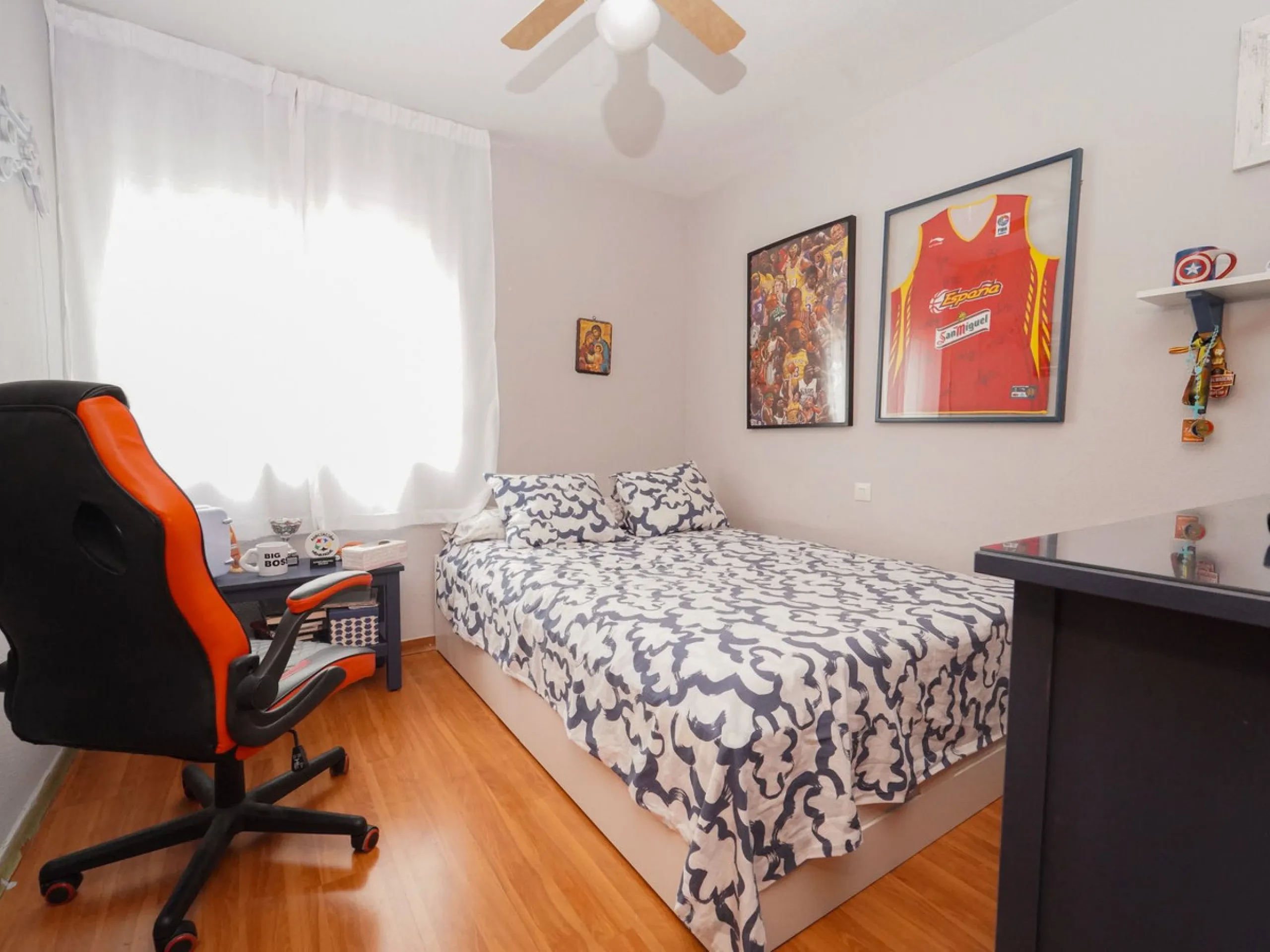 Apartment - Middle Floor Apartment в продаже в Málaga, Málaga. В доме 4 спален и 2 ванных комнат. Площадь дома 171 м²