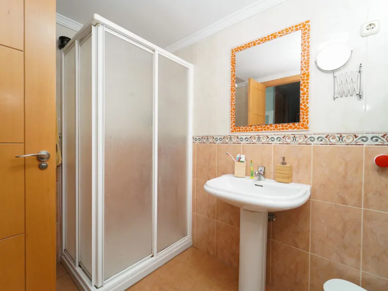 Apartment - Middle Floor Apartment в продаже в Málaga, Málaga. В доме 4 спален и 2 ванных комнат. Площадь дома 171 м²