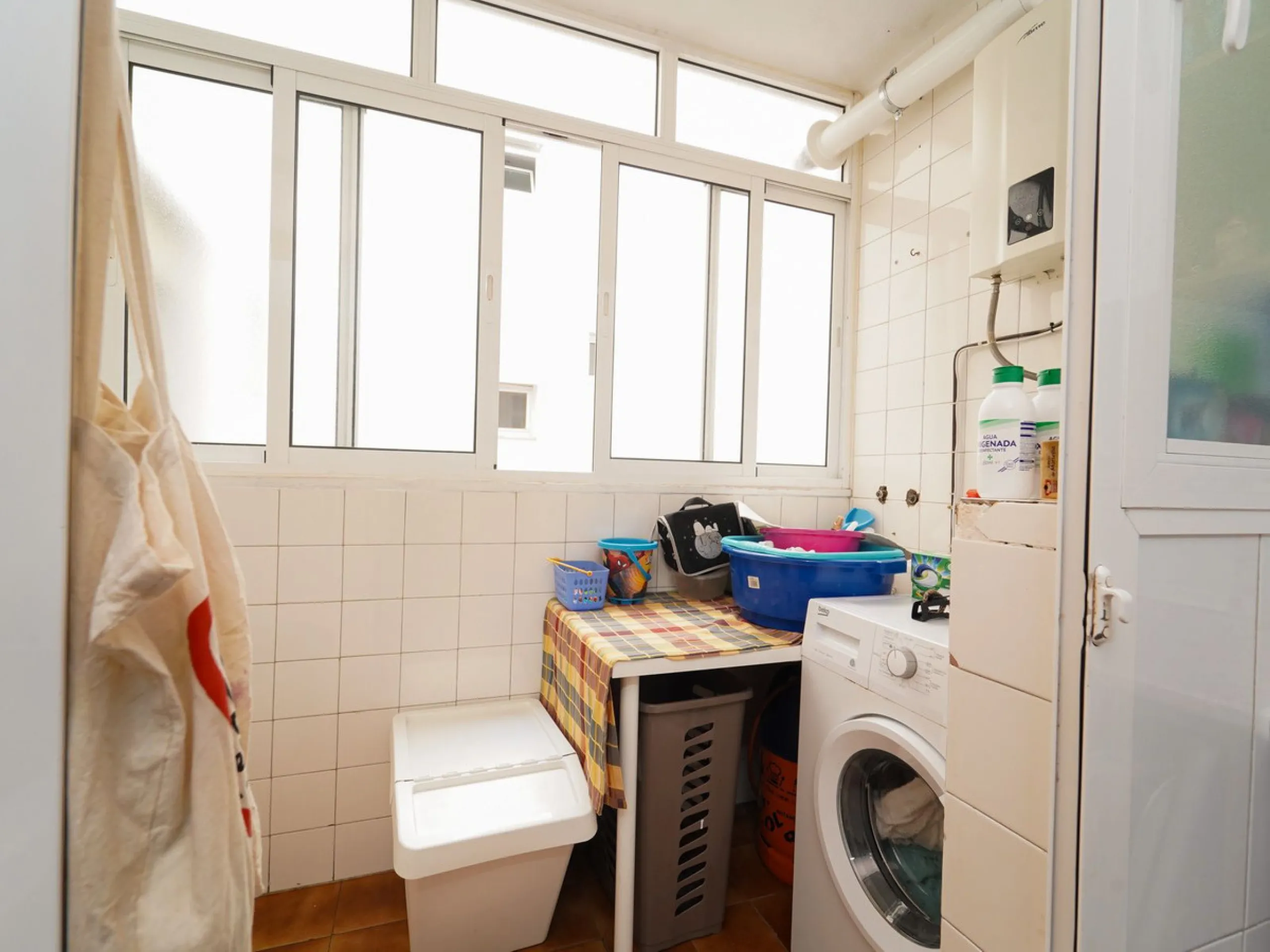 Apartment - Middle Floor Apartment в продаже в Málaga, Málaga. В доме 4 спален и 2 ванных комнат. Площадь дома 171 м²