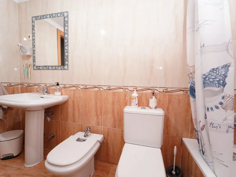 Apartment - Middle Floor Apartment в продаже в Málaga, Málaga. В доме 4 спален и 2 ванных комнат. Площадь дома 171 м²