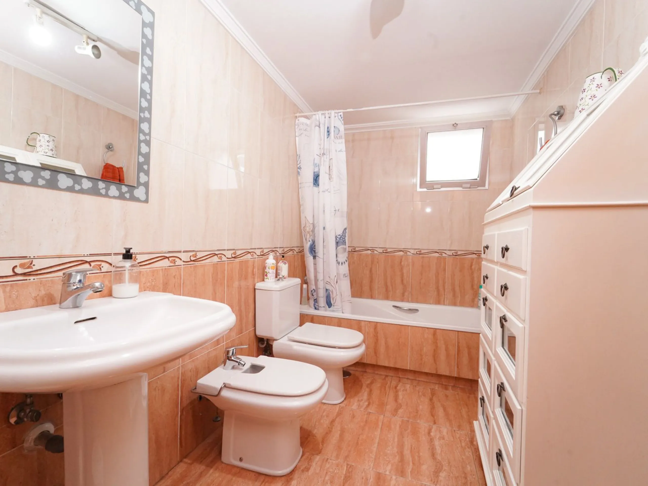 Apartment - Middle Floor Apartment в продаже в Málaga, Málaga. В доме 4 спален и 2 ванных комнат. Площадь дома 171 м²