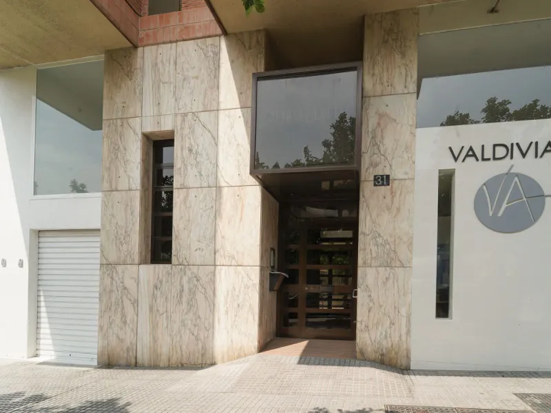 Apartment - Middle Floor Apartment в продаже в Málaga, Málaga. В доме 4 спален и 2 ванных комнат. Площадь дома 171 м²