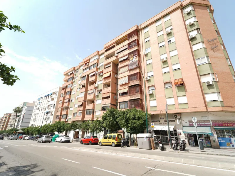 Apartment - Middle Floor Apartment в продаже в Málaga, Málaga. В доме 4 спален и 2 ванных комнат. Площадь дома 171 м²