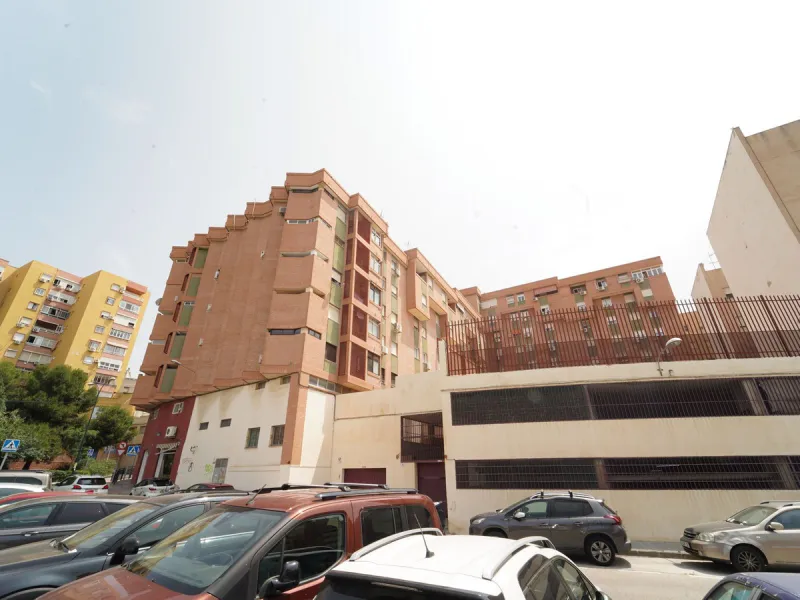 Apartment - Middle Floor Apartment в продаже в Málaga, Málaga. В доме 4 спален и 2 ванных комнат. Площадь дома 171 м²