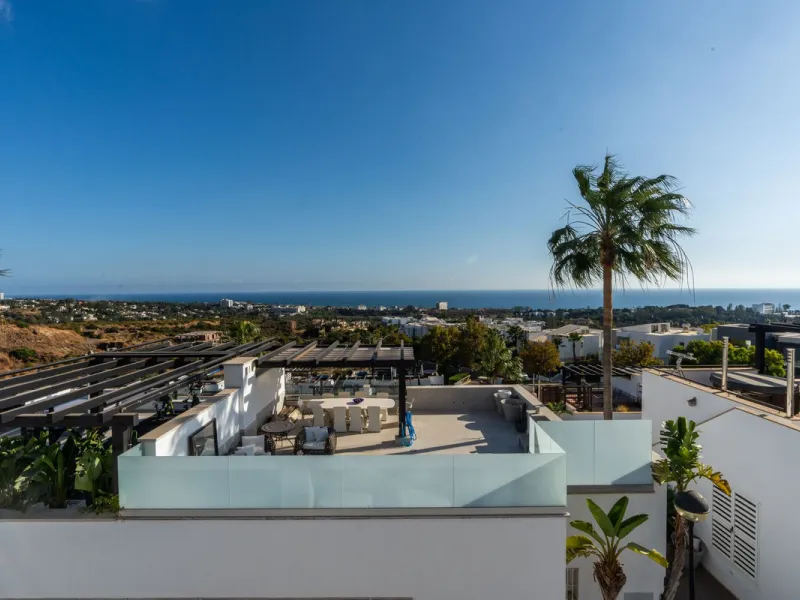 RENOVATED  DUPLEX APARTMENT IN SANTA CLARA GOLF