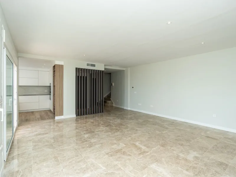 RENOVATED  DUPLEX APARTMENT IN SANTA CLARA GOLF