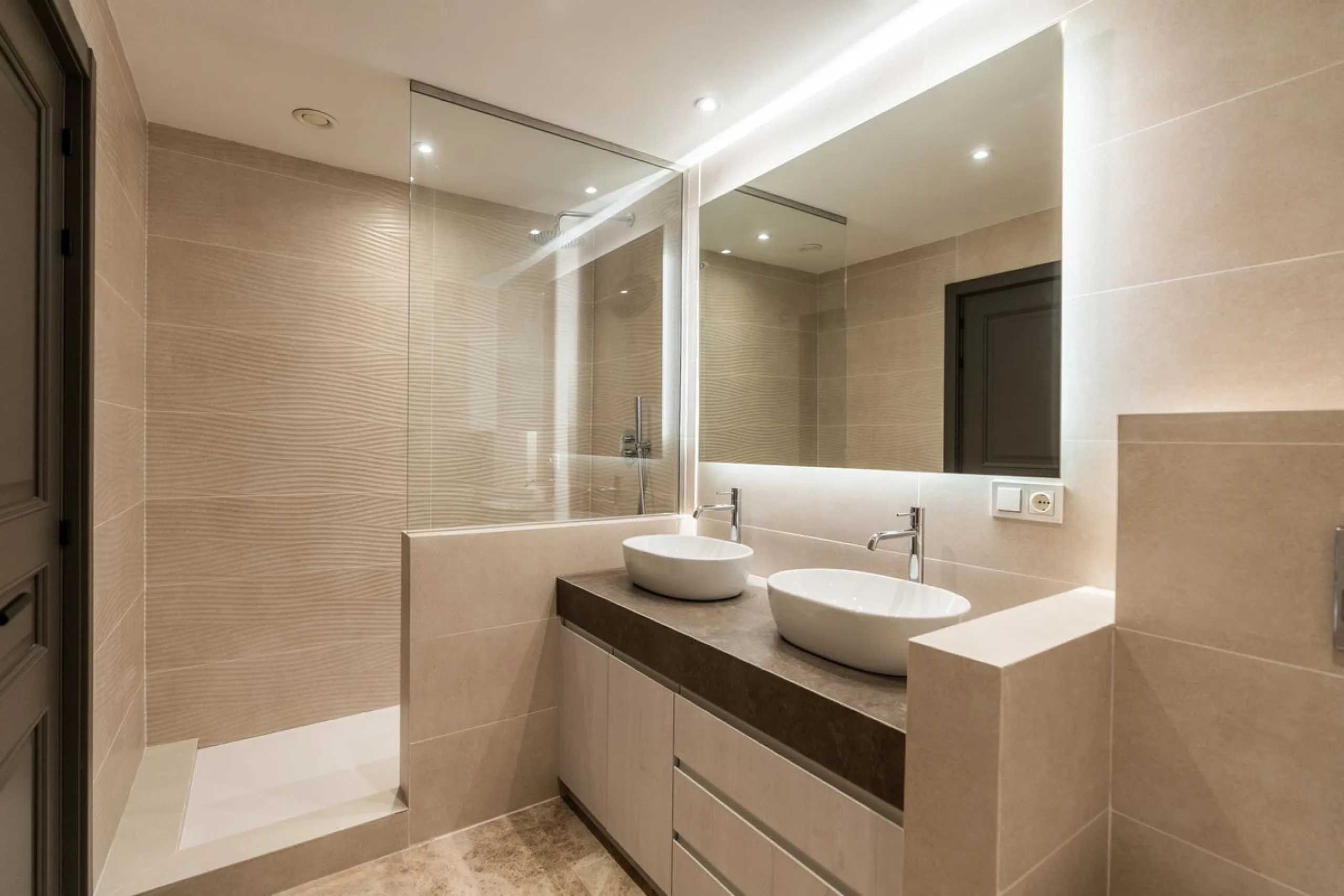 RENOVATED  DUPLEX APARTMENT IN SANTA CLARA GOLF