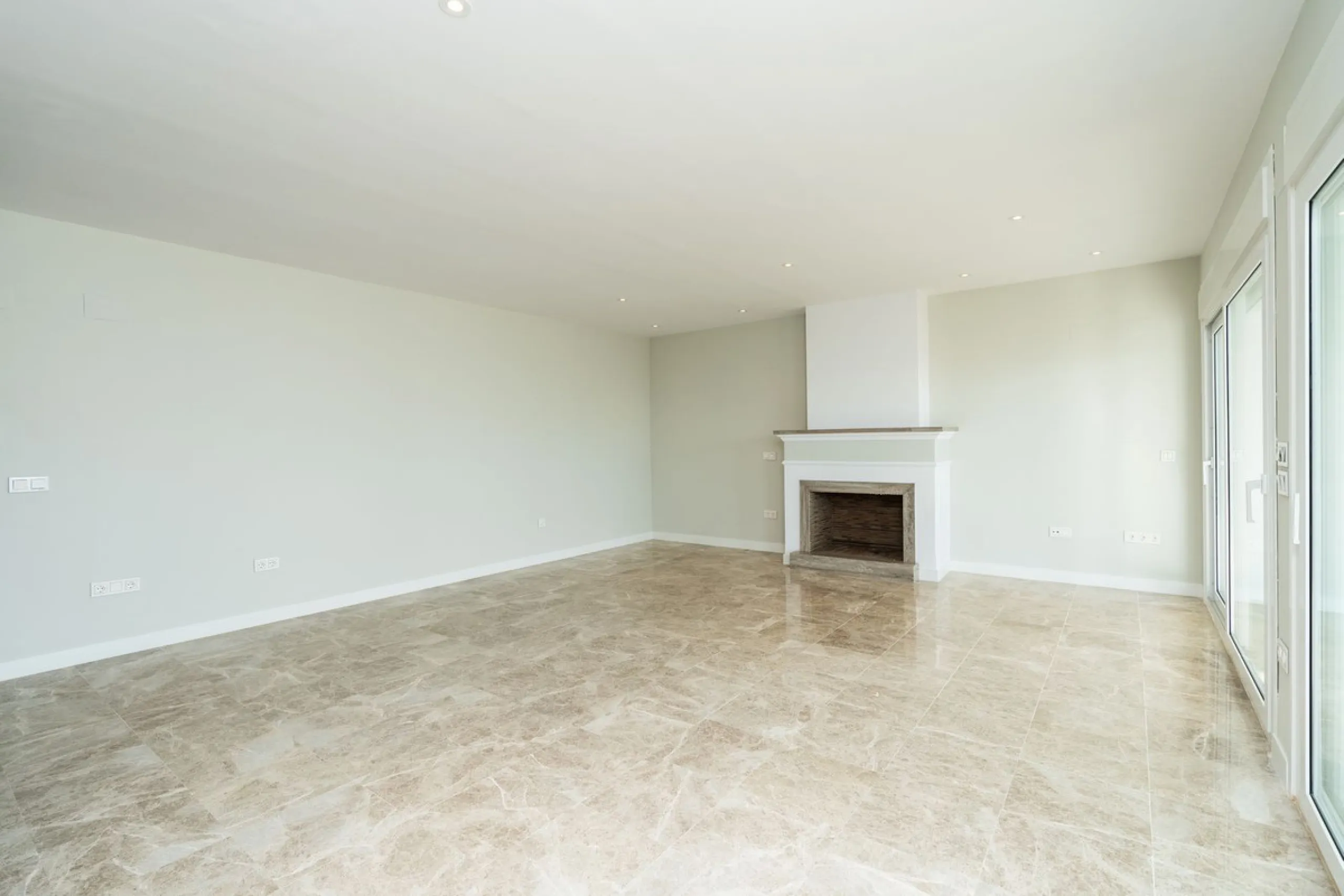 RENOVATED  DUPLEX APARTMENT IN SANTA CLARA GOLF