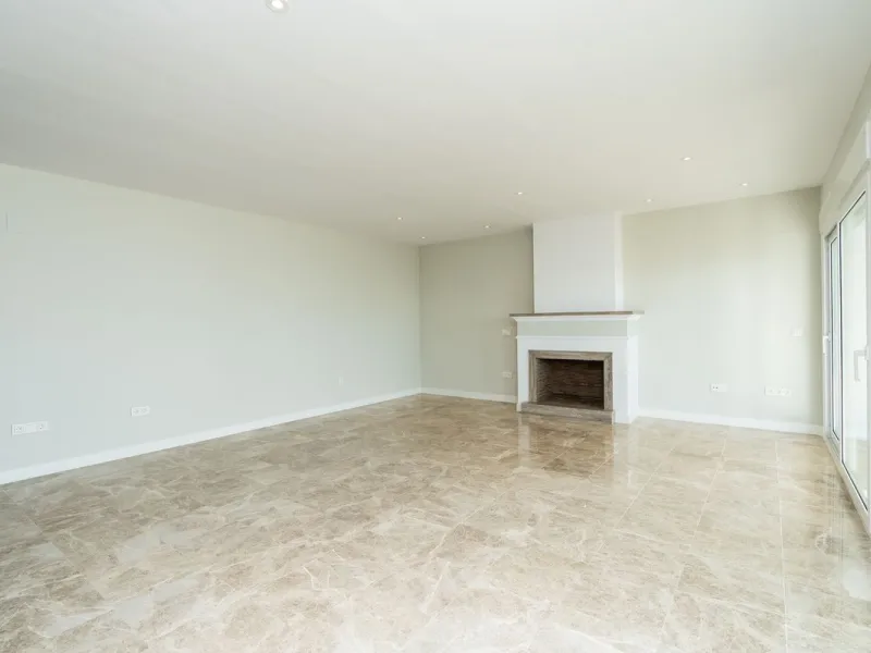 RENOVATED  DUPLEX APARTMENT IN SANTA CLARA GOLF