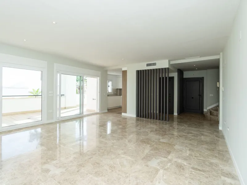 RENOVATED  DUPLEX APARTMENT IN SANTA CLARA GOLF
