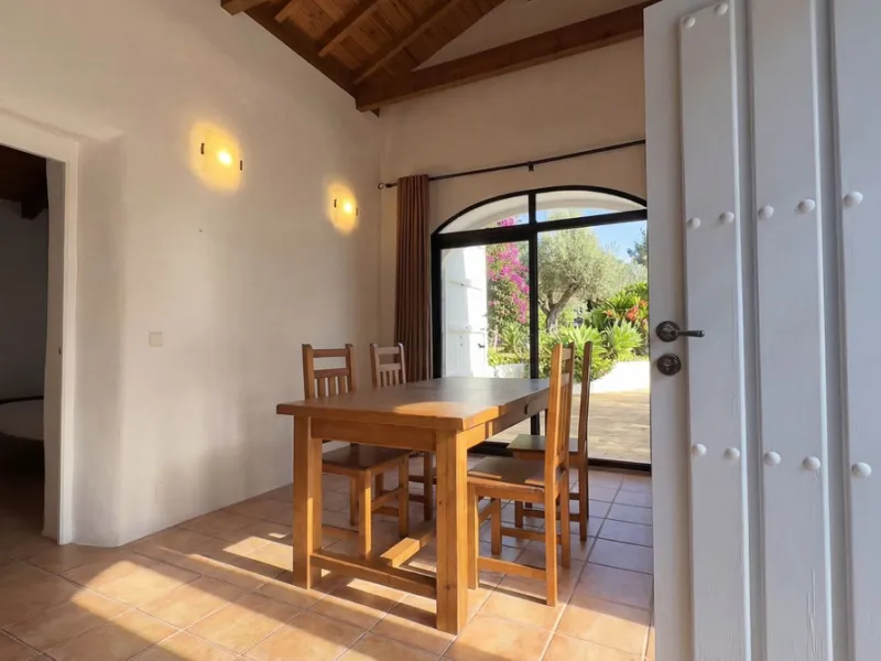 MODERN VILLA BARRANCO BLANCO: AN EXCLUSIVE OASIS OF LUXURY 20 MINUTES FROM THE MEDITERRANEAN SEA