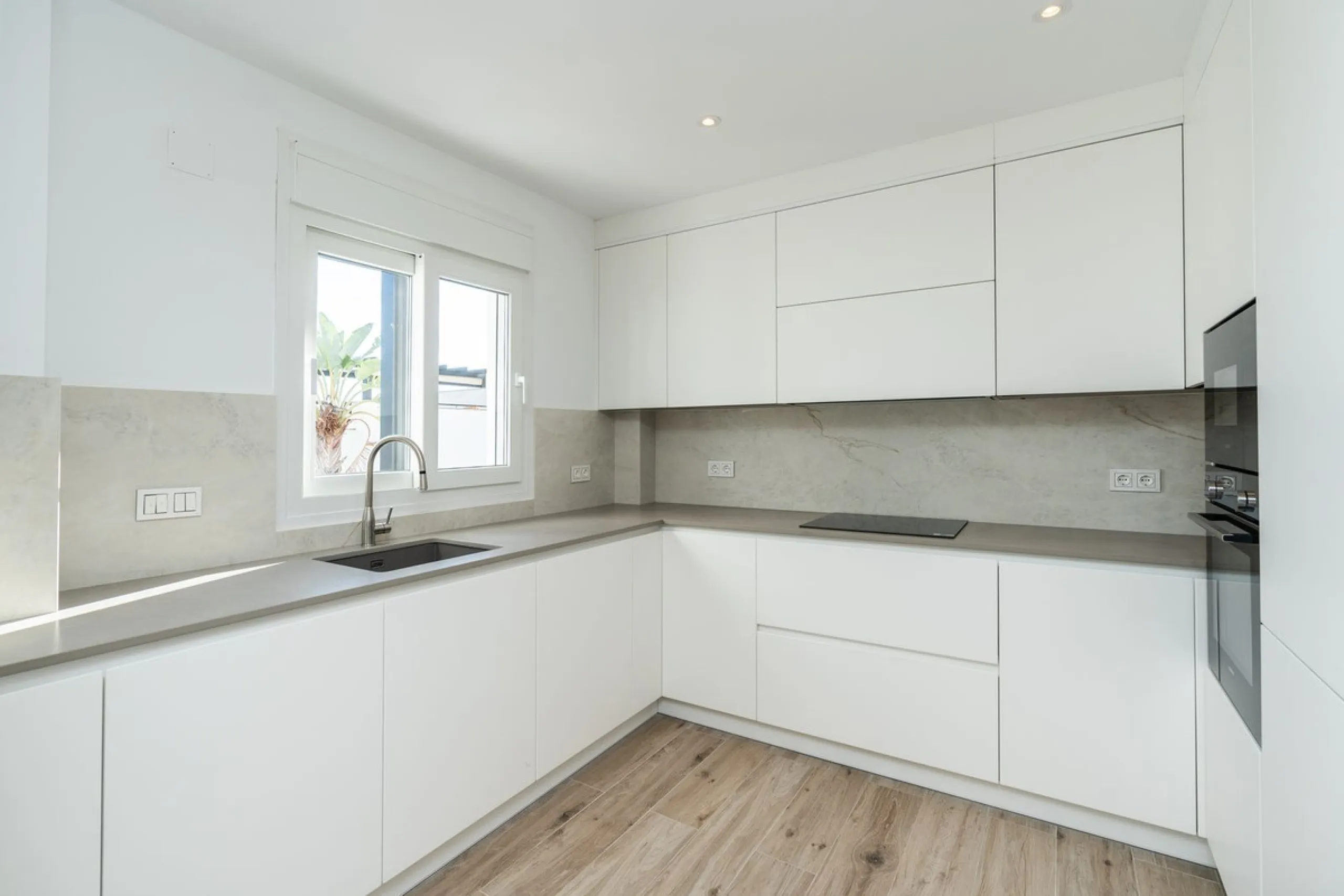 RENOVATED  DUPLEX APARTMENT IN SANTA CLARA GOLF