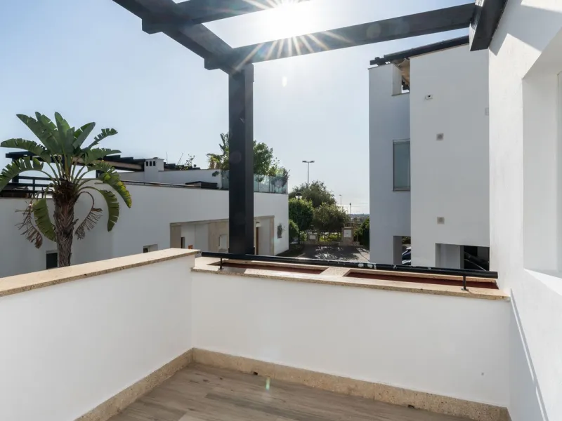 RENOVATED  DUPLEX APARTMENT IN SANTA CLARA GOLF