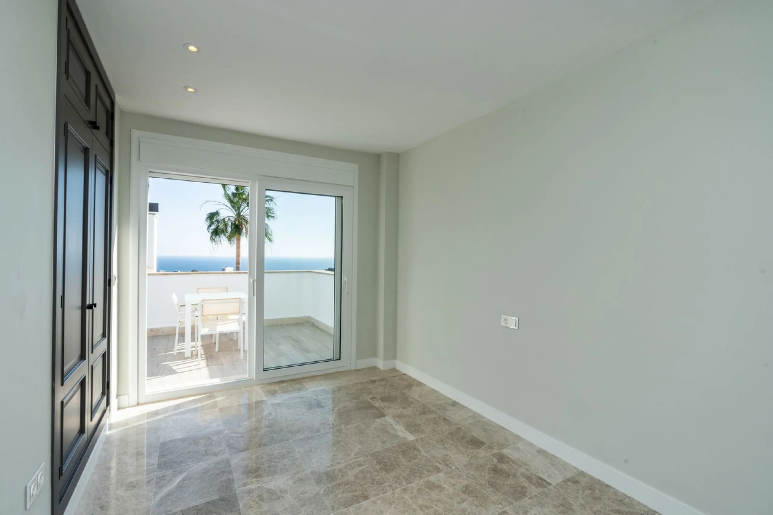 RENOVATED  DUPLEX APARTMENT IN SANTA CLARA GOLF