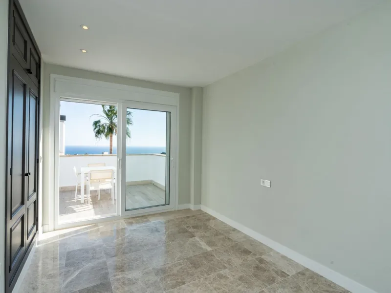 RENOVATED  DUPLEX APARTMENT IN SANTA CLARA GOLF