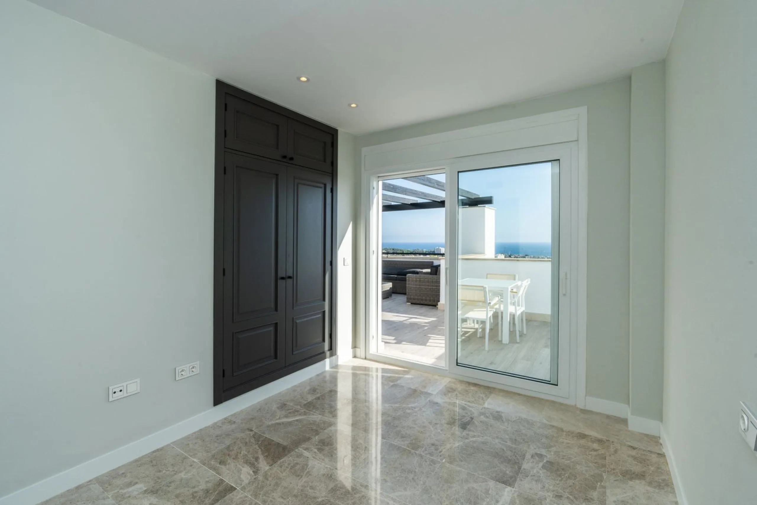 RENOVATED  DUPLEX APARTMENT IN SANTA CLARA GOLF