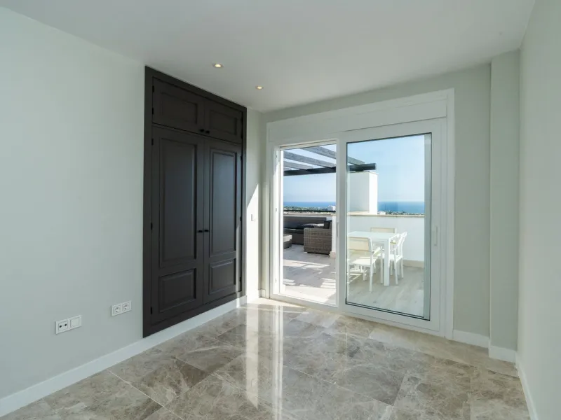 RENOVATED  DUPLEX APARTMENT IN SANTA CLARA GOLF