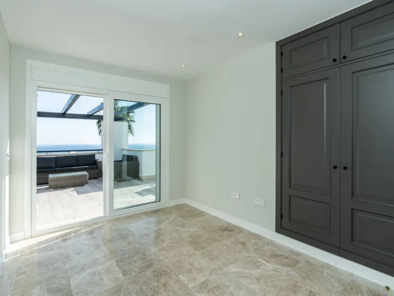 RENOVATED  DUPLEX APARTMENT IN SANTA CLARA GOLF