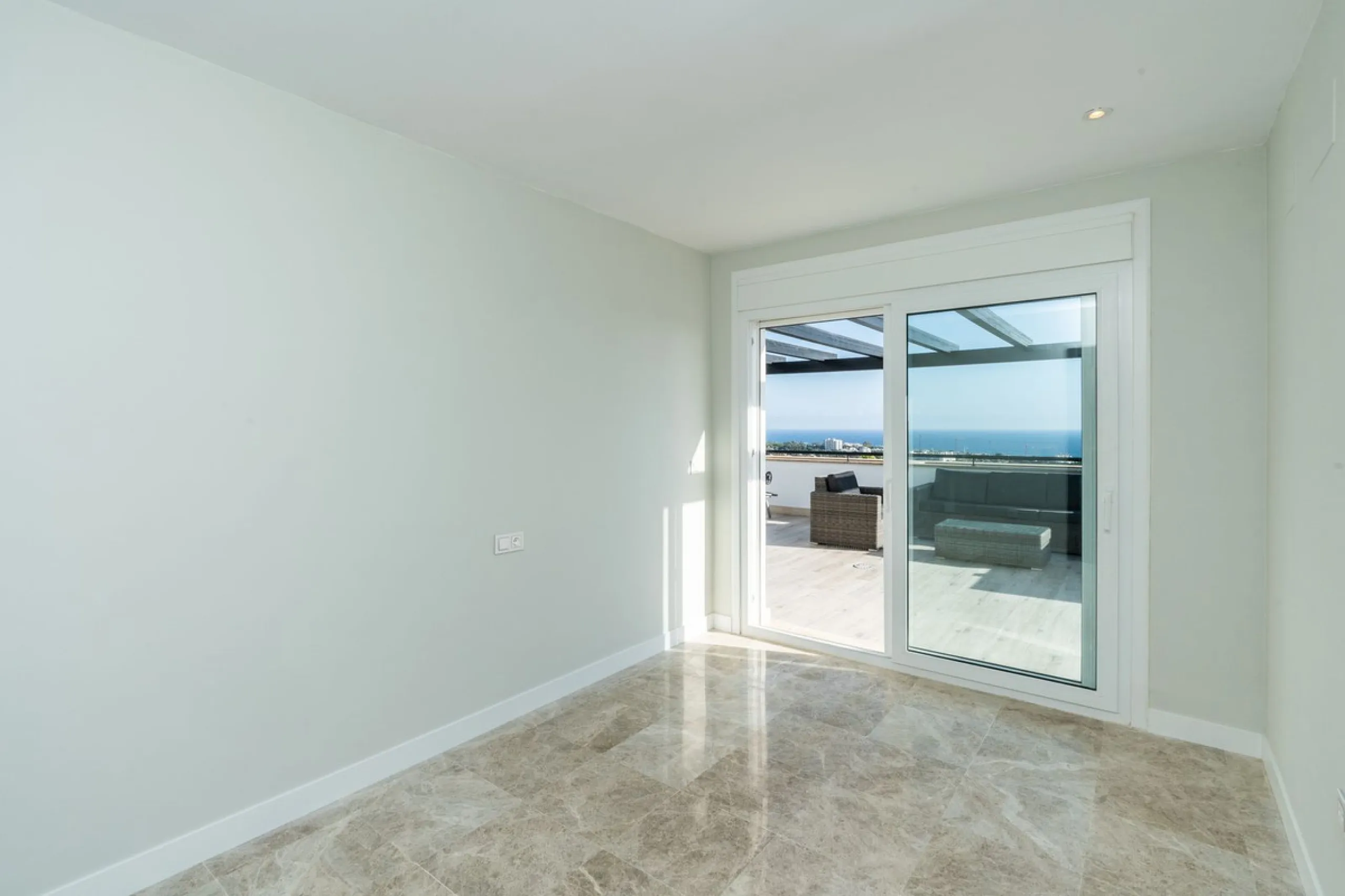 RENOVATED  DUPLEX APARTMENT IN SANTA CLARA GOLF