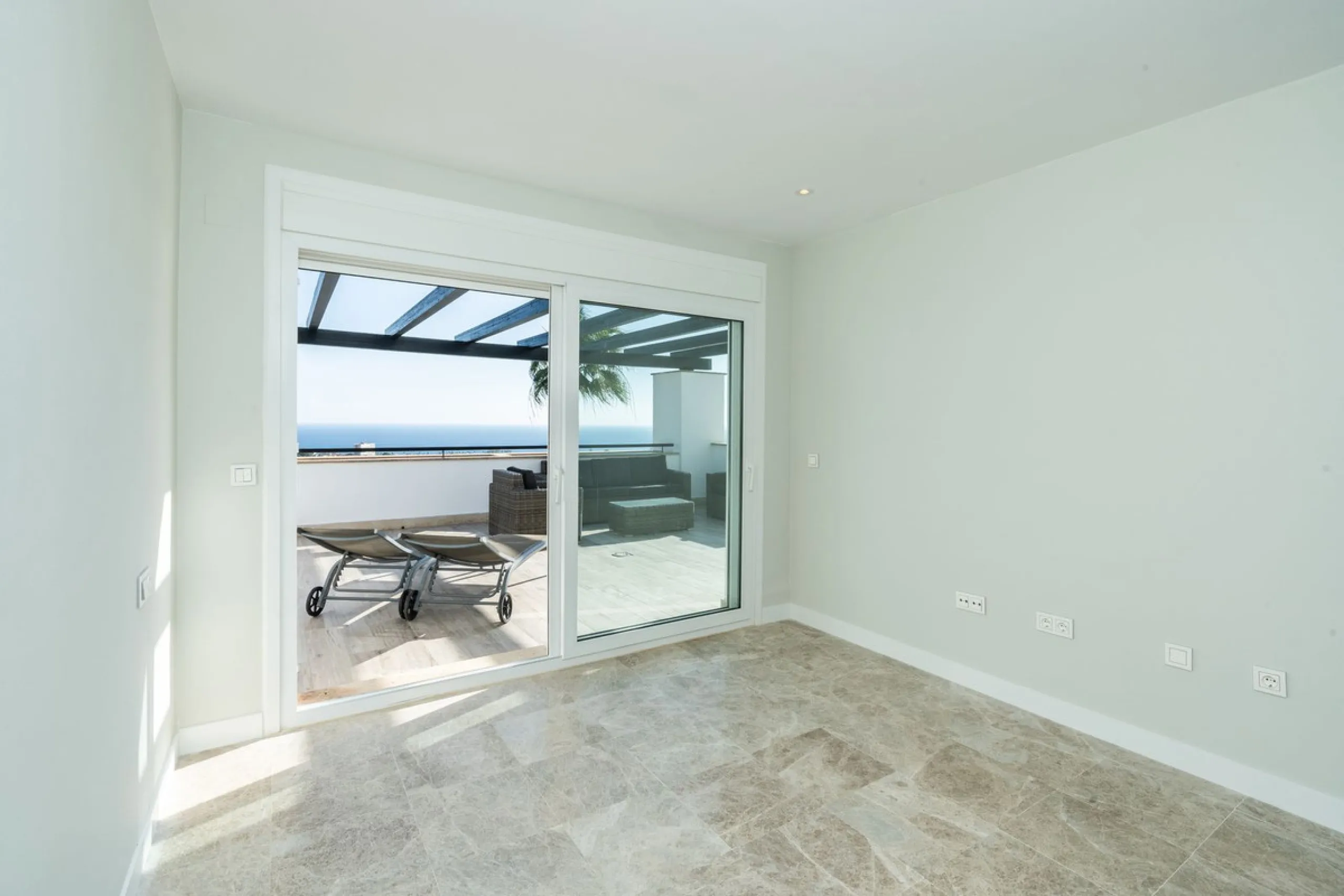 RENOVATED  DUPLEX APARTMENT IN SANTA CLARA GOLF