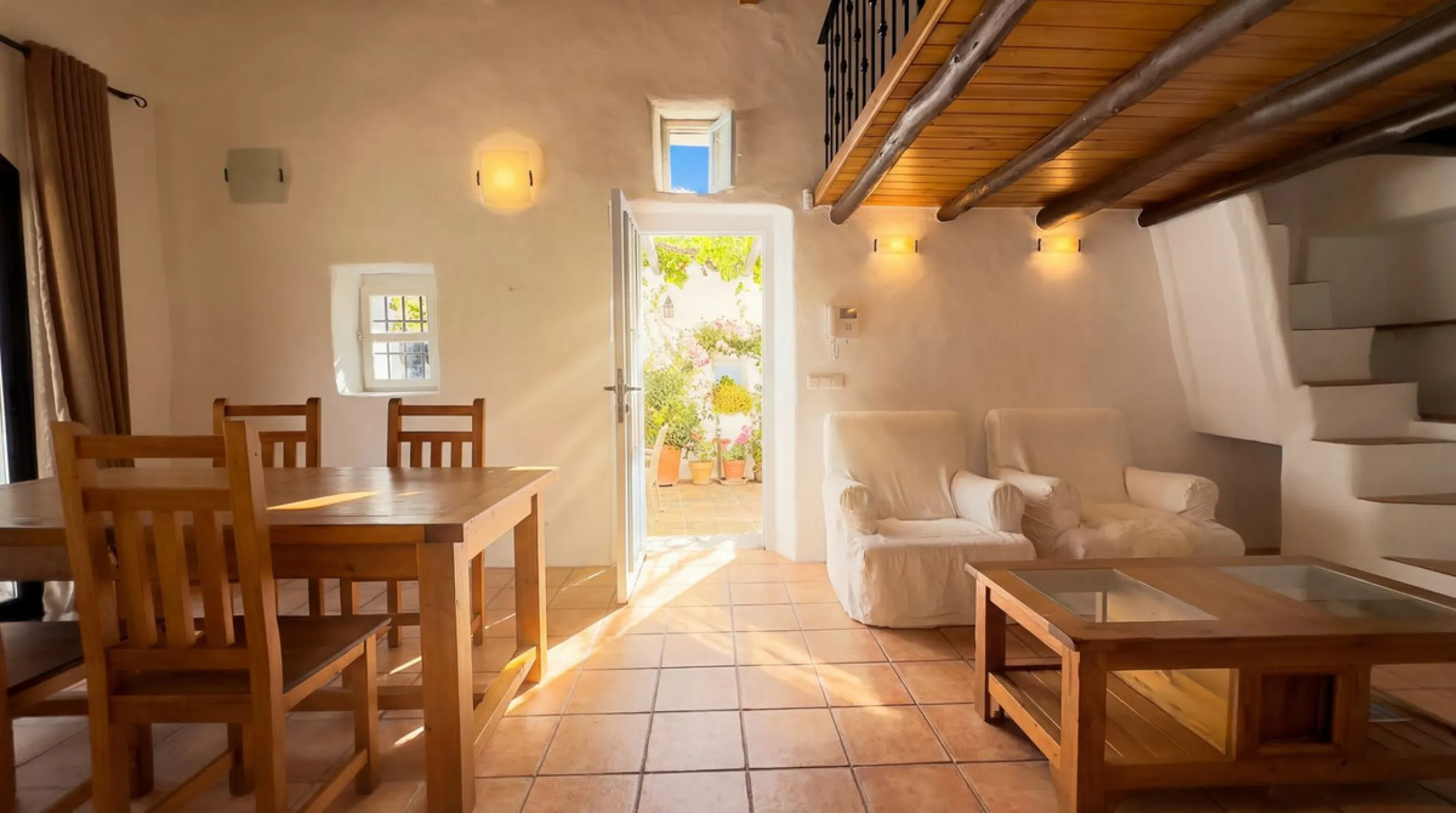 MODERN VILLA BARRANCO BLANCO: AN EXCLUSIVE OASIS OF LUXURY 20 MINUTES FROM THE MEDITERRANEAN SEA