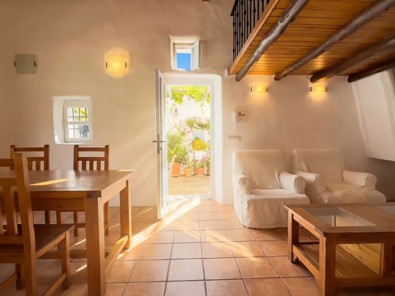 MODERN VILLA BARRANCO BLANCO: AN EXCLUSIVE OASIS OF LUXURY 20 MINUTES FROM THE MEDITERRANEAN SEA