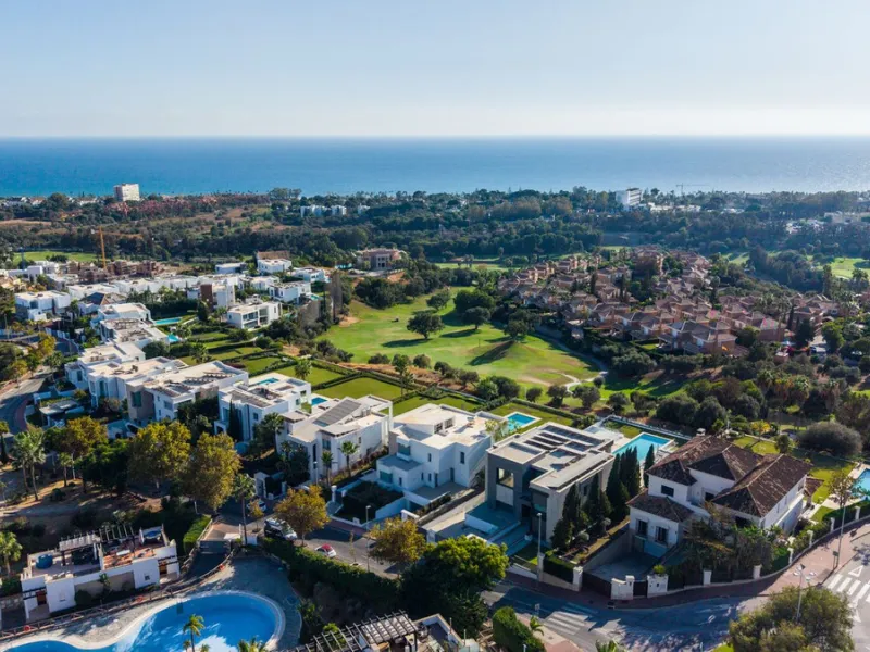 RENOVATED  DUPLEX APARTMENT IN SANTA CLARA GOLF