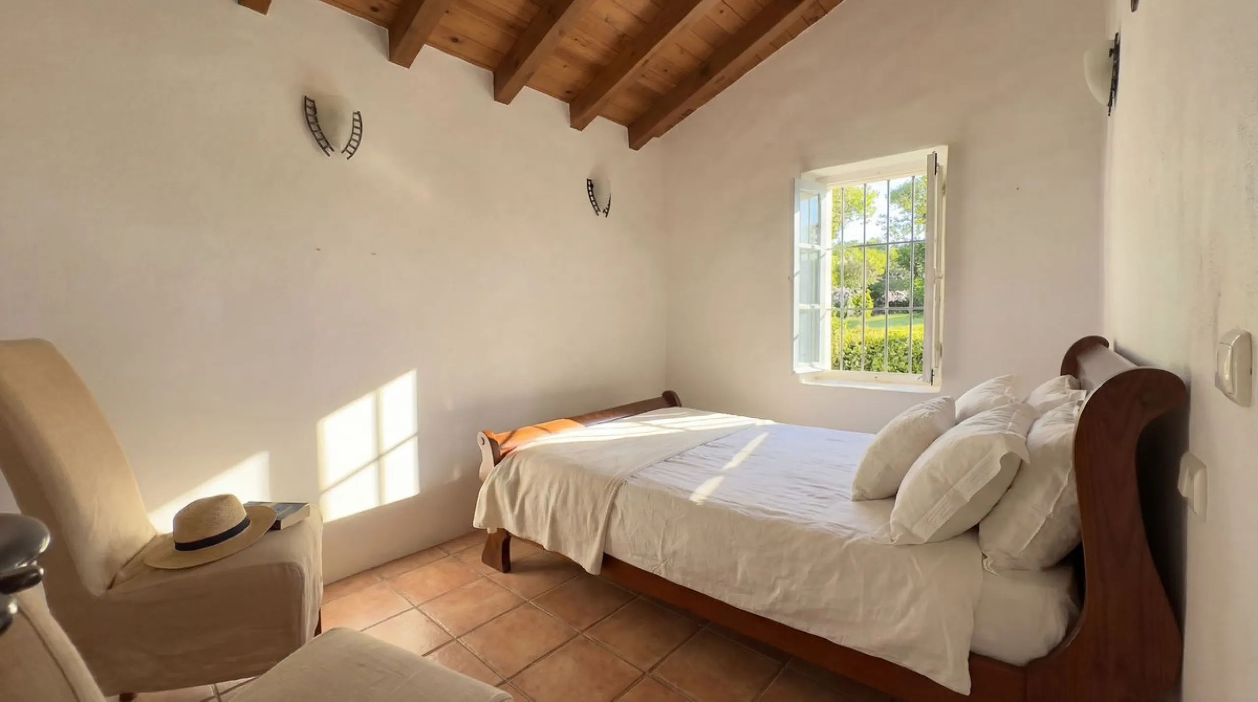 MODERN VILLA BARRANCO BLANCO: AN EXCLUSIVE OASIS OF LUXURY 20 MINUTES FROM THE MEDITERRANEAN SEA
