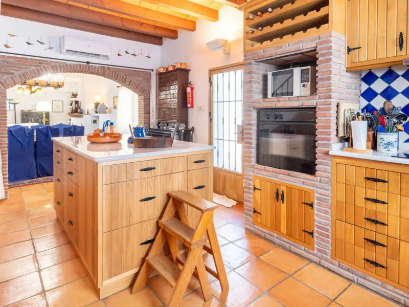 House - Detached Villa в продаже в Mijas, Málaga. В доме 5 спален и 4 ванных комнат. Площадь дома 322 м². Площадь участка 1777 м²