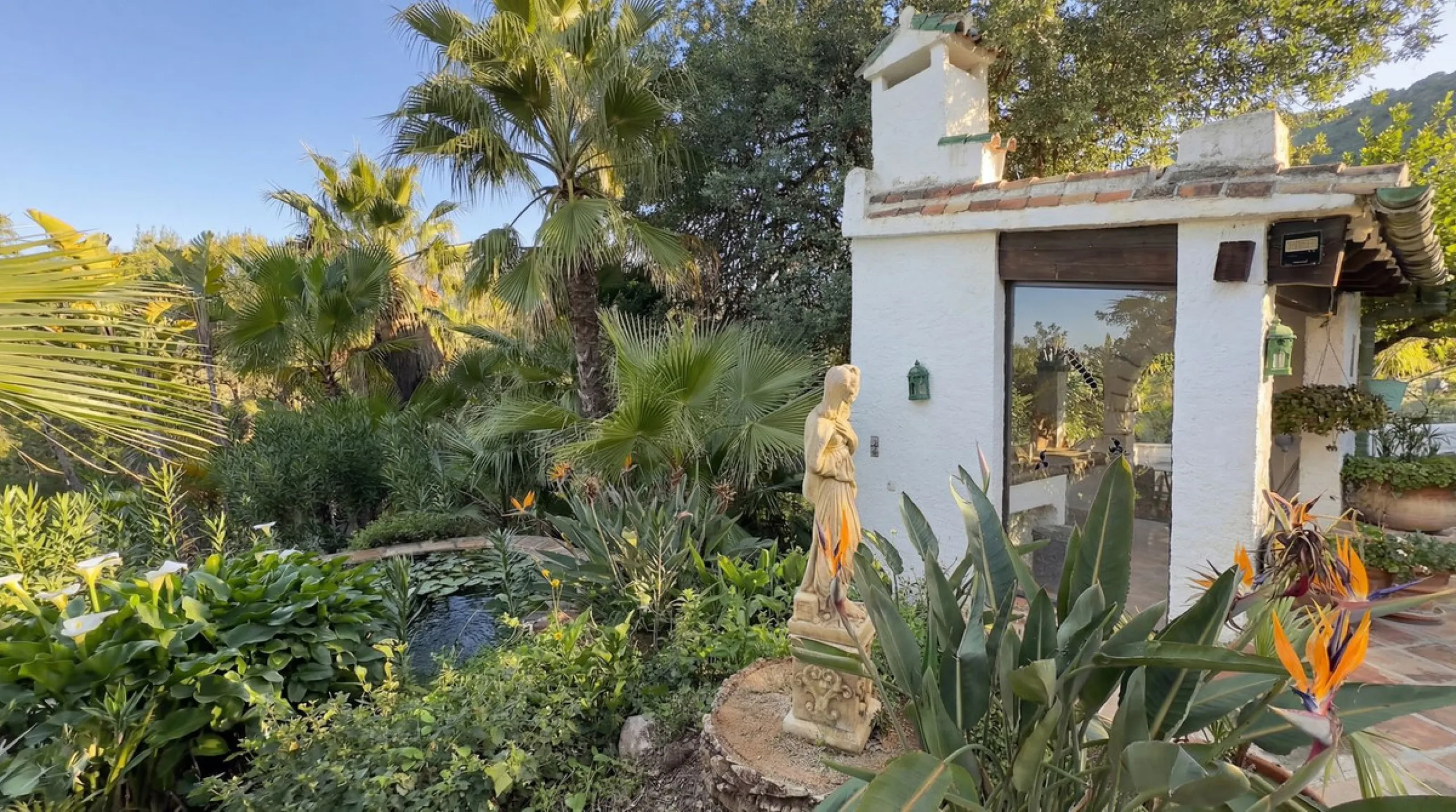 MODERN VILLA BARRANCO BLANCO: AN EXCLUSIVE OASIS OF LUXURY 20 MINUTES FROM THE MEDITERRANEAN SEA