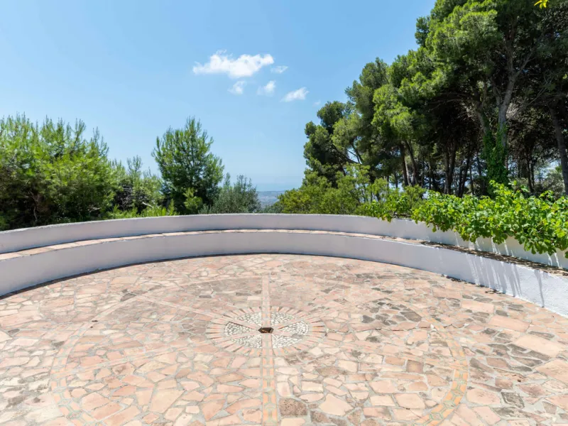 House - Detached Villa в продаже в Mijas, Málaga. В доме 5 спален и 4 ванных комнат. Площадь дома 322 м². Площадь участка 1777 м²