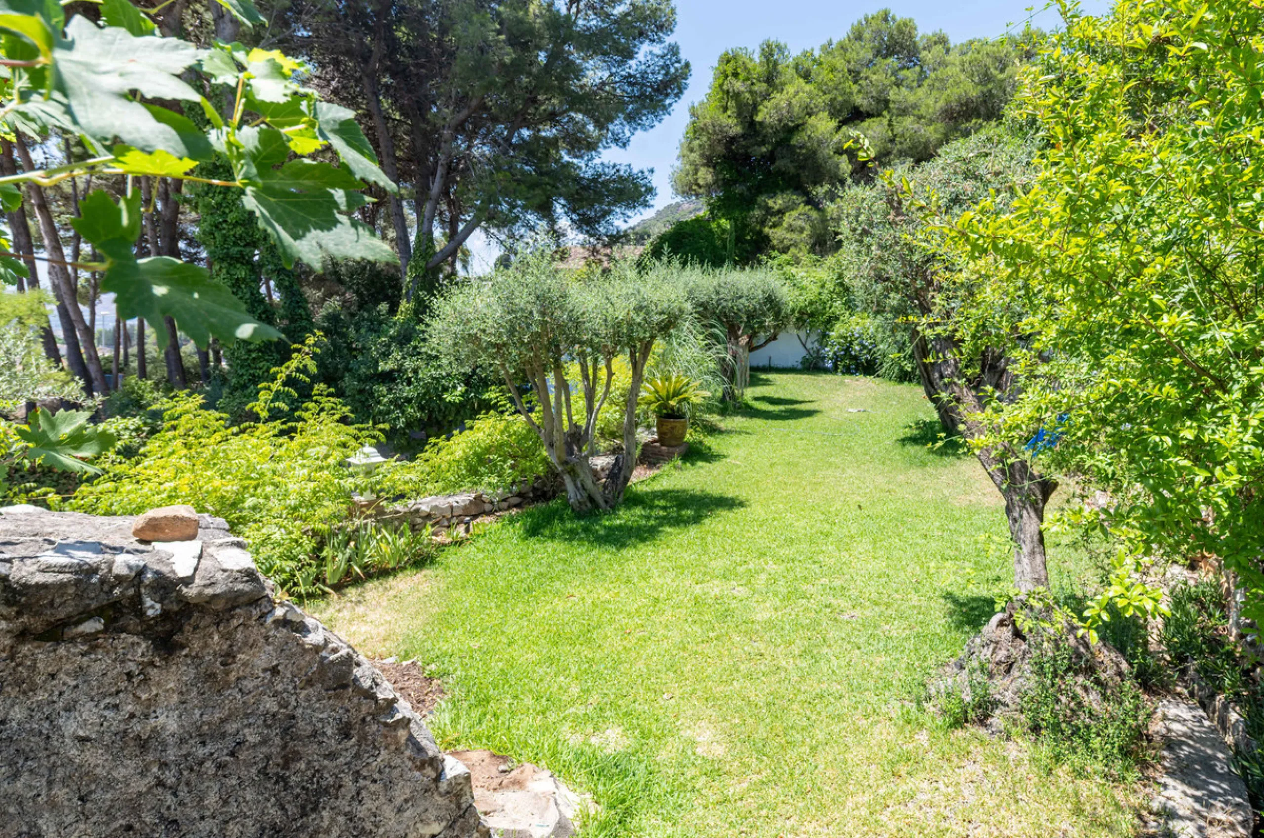 House - Detached Villa в продаже в Mijas, Málaga. В доме 5 спален и 4 ванных комнат. Площадь дома 322 м². Площадь участка 1777 м²