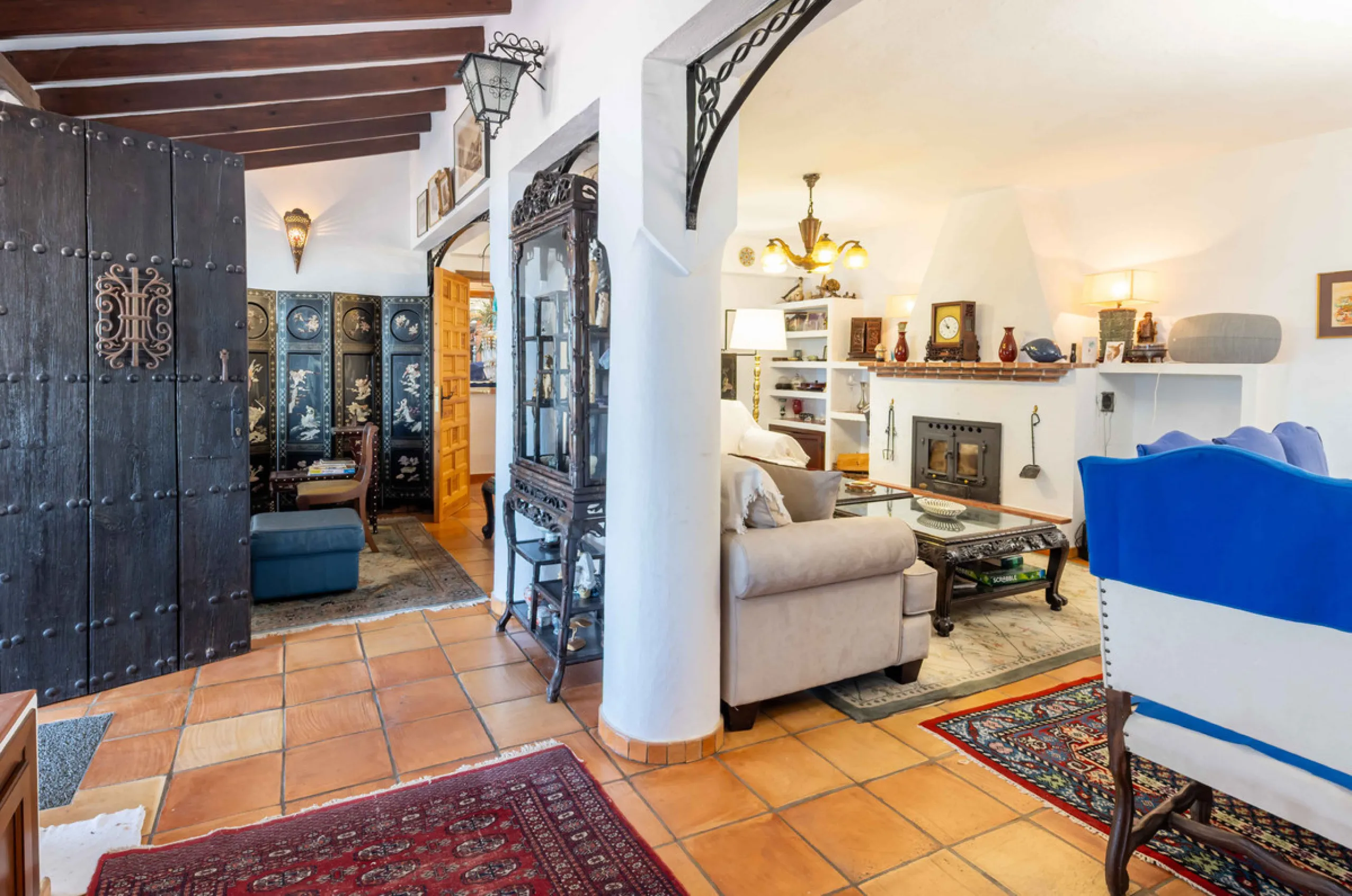 House - Detached Villa в продаже в Mijas, Málaga. В доме 5 спален и 4 ванных комнат. Площадь дома 322 м². Площадь участка 1777 м²