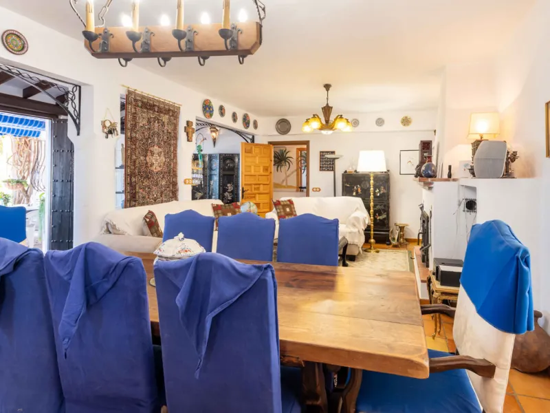 House - Detached Villa в продаже в Mijas, Málaga. В доме 5 спален и 4 ванных комнат. Площадь дома 322 м². Площадь участка 1777 м²