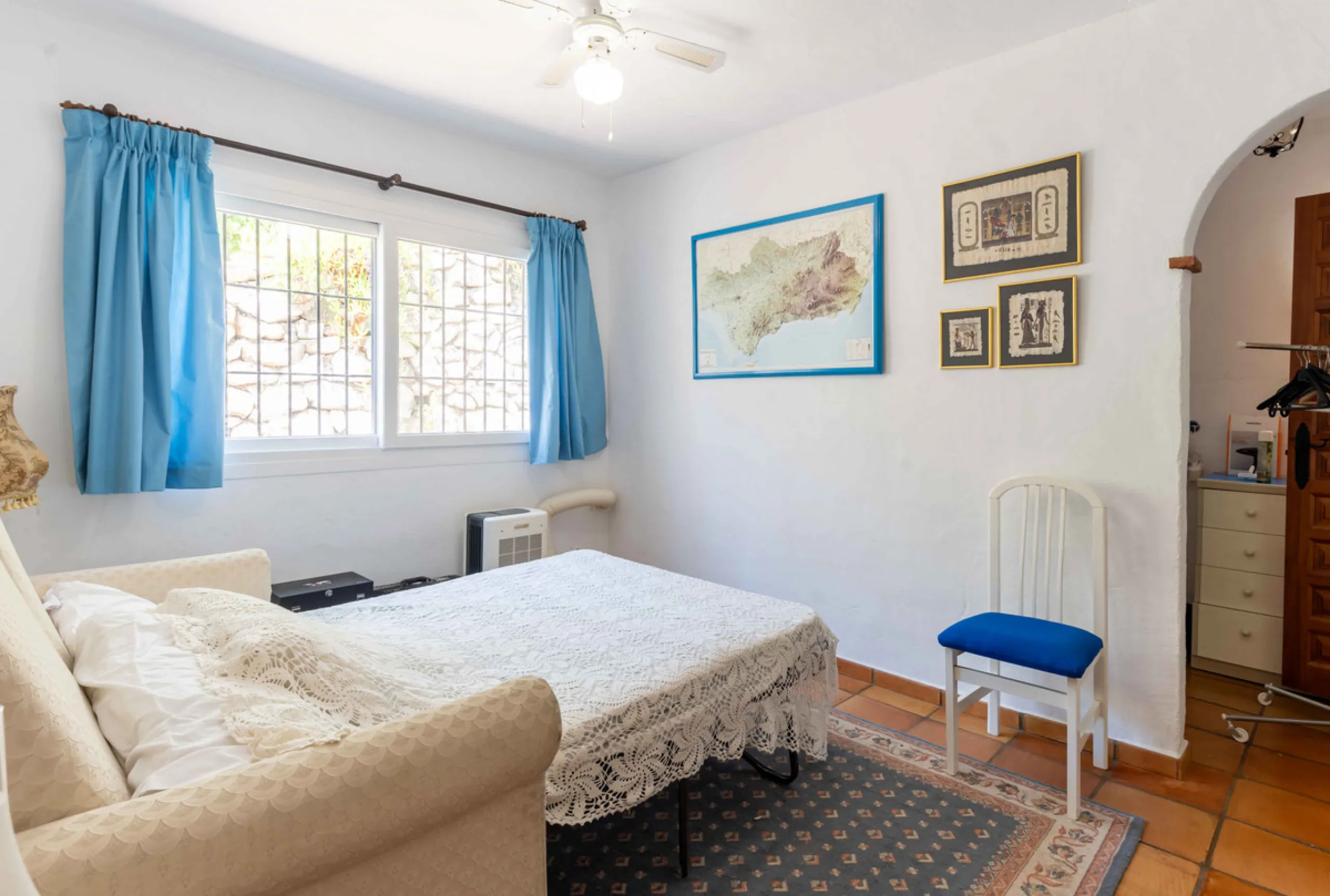 House - Detached Villa в продаже в Mijas, Málaga. В доме 5 спален и 4 ванных комнат. Площадь дома 322 м². Площадь участка 1777 м²