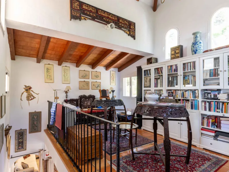 House - Detached Villa в продаже в Mijas, Málaga. В доме 5 спален и 4 ванных комнат. Площадь дома 322 м². Площадь участка 1777 м²