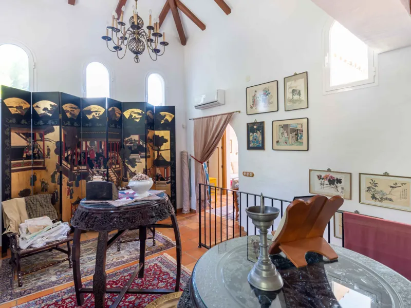 House - Detached Villa в продаже в Mijas, Málaga. В доме 5 спален и 4 ванных комнат. Площадь дома 322 м². Площадь участка 1777 м²