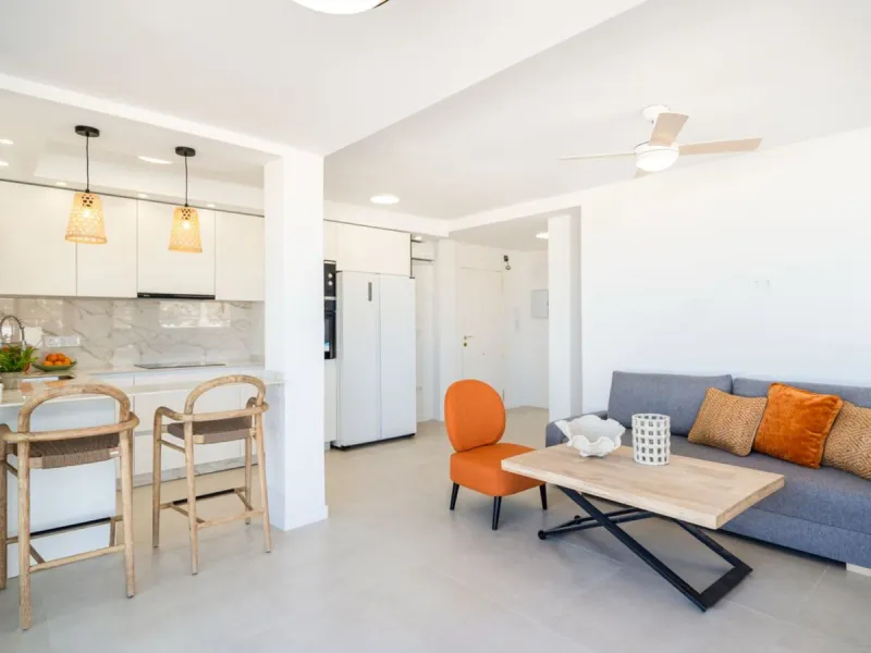 Apartment - Penthouse в продаже в Fuengirola, Málaga. В доме 2 спален и 1 ванных комнат. Площадь дома 60 м²