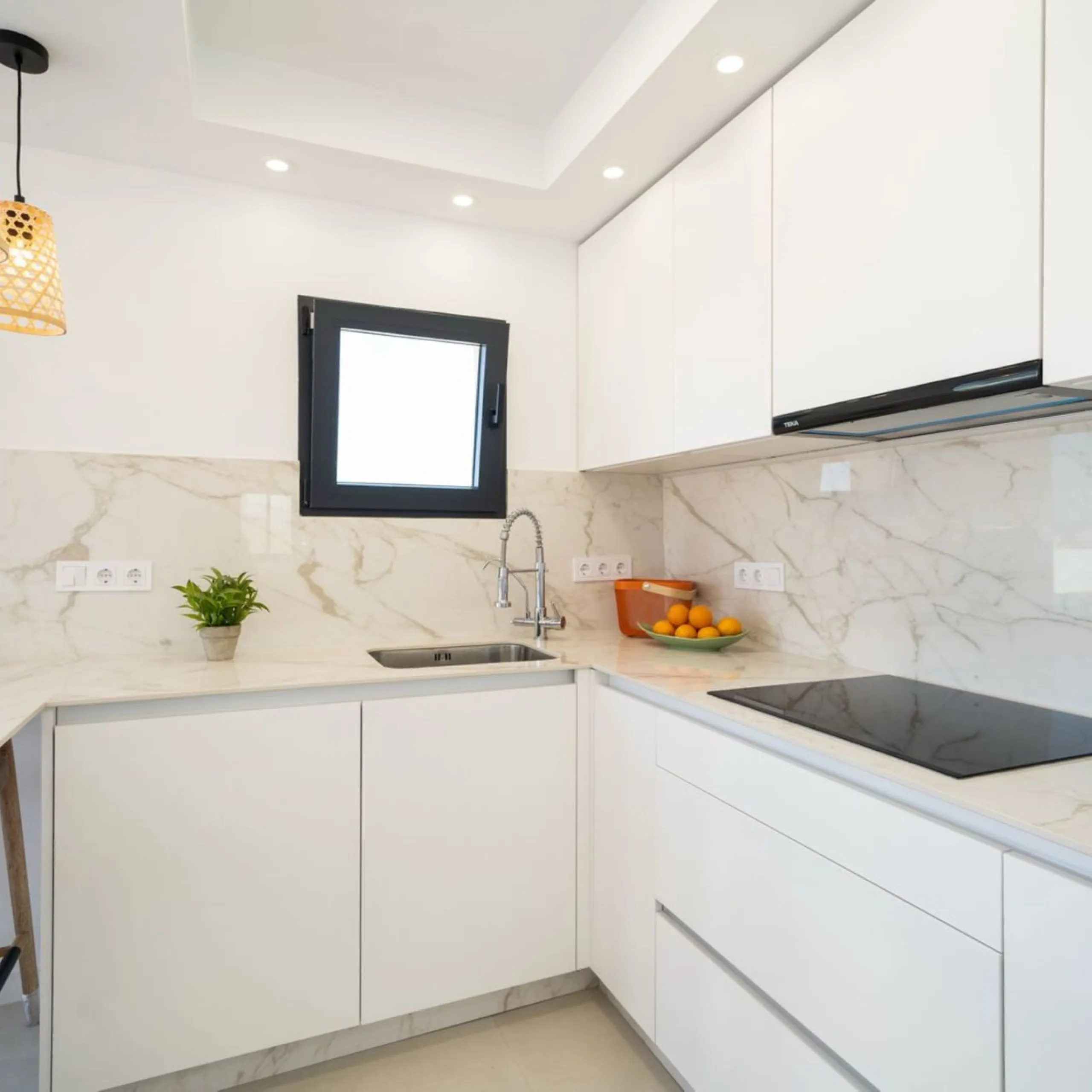 Apartment - Penthouse в продаже в Fuengirola, Málaga. В доме 2 спален и 1 ванных комнат. Площадь дома 60 м²